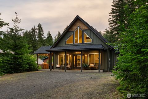 Photo of 108 Cowlitz View Drive, Packwood, WA 98361 (MLS # 2526731)