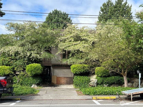 Photo of 3021 Fuhrman Avenue E, Seattle, WA 98102 (MLS # 2532996)