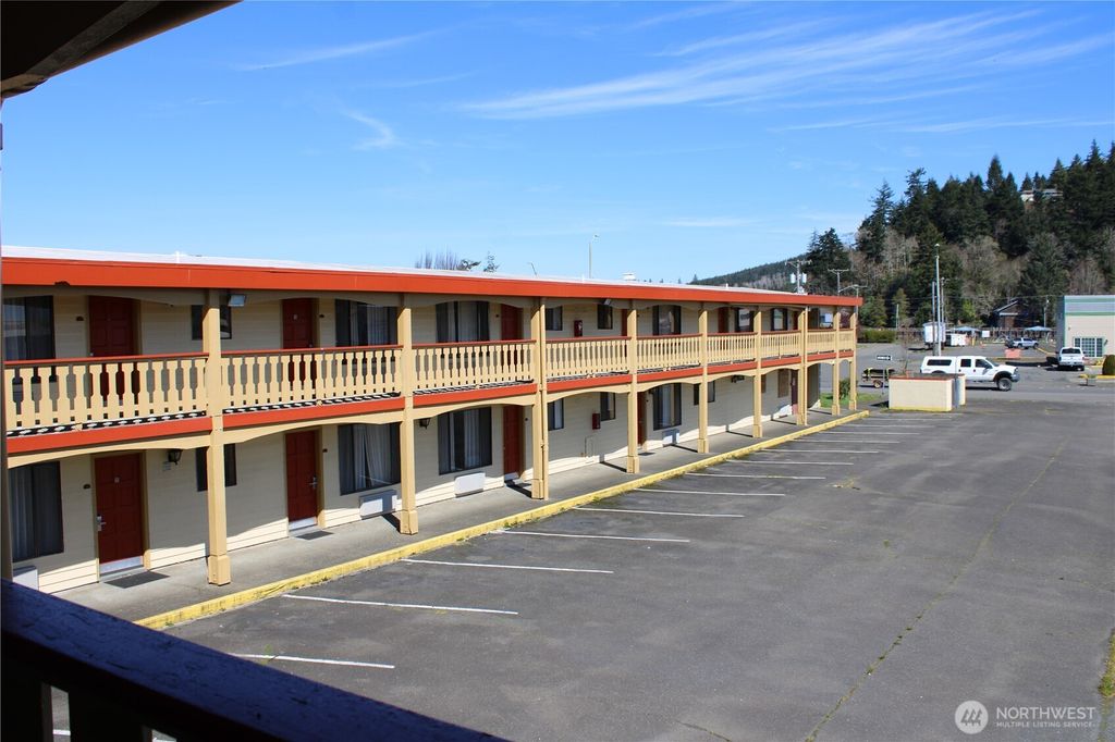 Photo of 910 Simpson Avenue, Hoquiam, WA 98550 (MLS # 2501627)