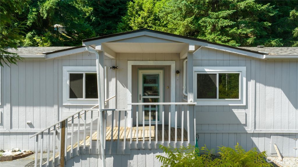 Photo of 5810 Fleming Street #64, Everett, WA 98203 (MLS # 2264356)