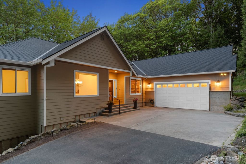 Photo of 14925 180th Place SE, Snohomish, WA 98290 (MLS # 2512314)