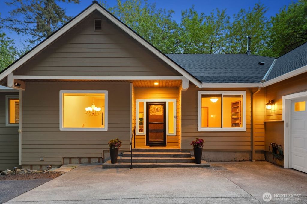 Photo of 14925 180th Place SE, Snohomish, WA 98290 (MLS # 2512314)