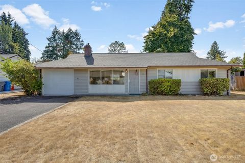 Photo of 8906 Lenox Avenue SW, Lakewood, WA 98498 (MLS # 2417899)