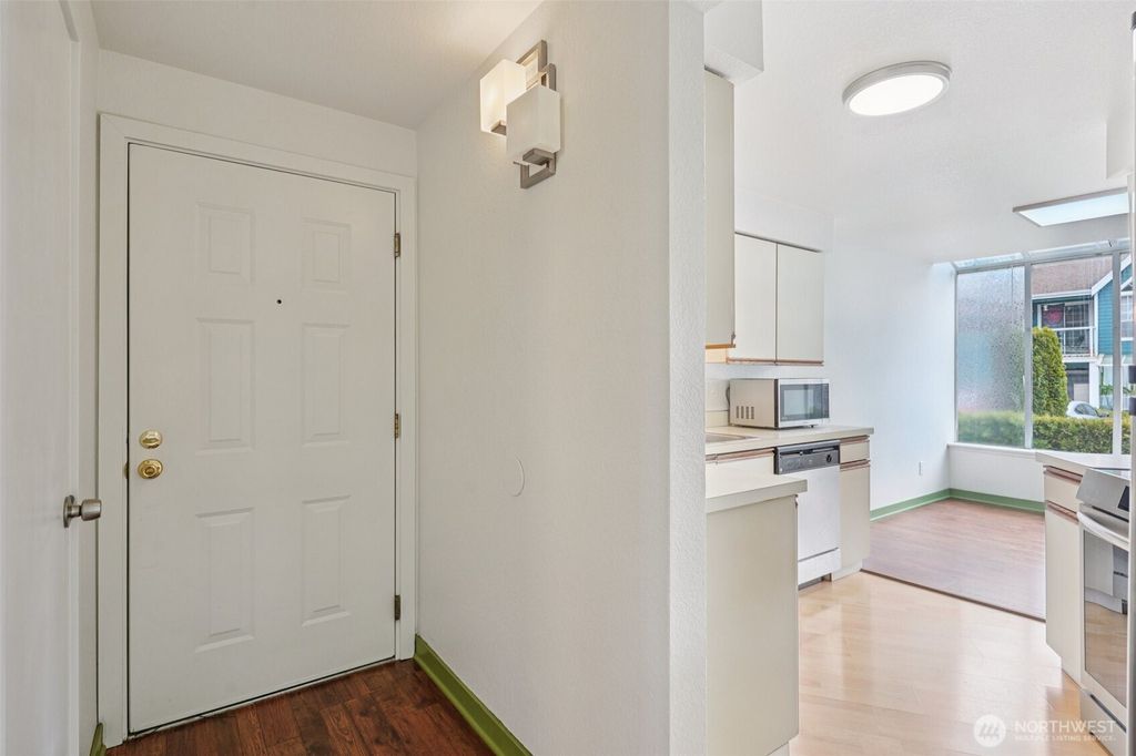 Photo of 16419 Spruce Way #I3, Lynnwood, WA 98037 (MLS # 2507285)