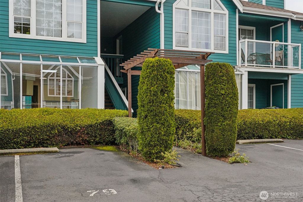 Photo of 16419 Spruce Way #I3, Lynnwood, WA 98037 (MLS # 2507285)