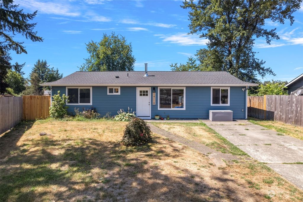 Photo of 14118 NE 21st Avenue, Marysville, WA 98271 (MLS # 2153148)
