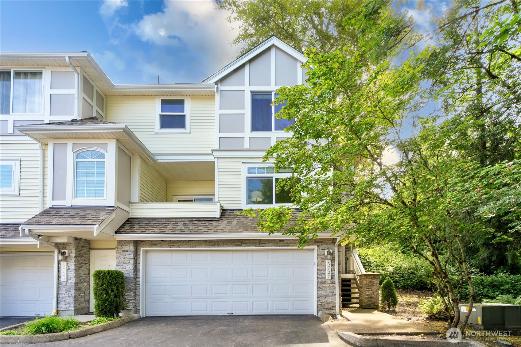 6707 SE Cougar Mountain Way 2