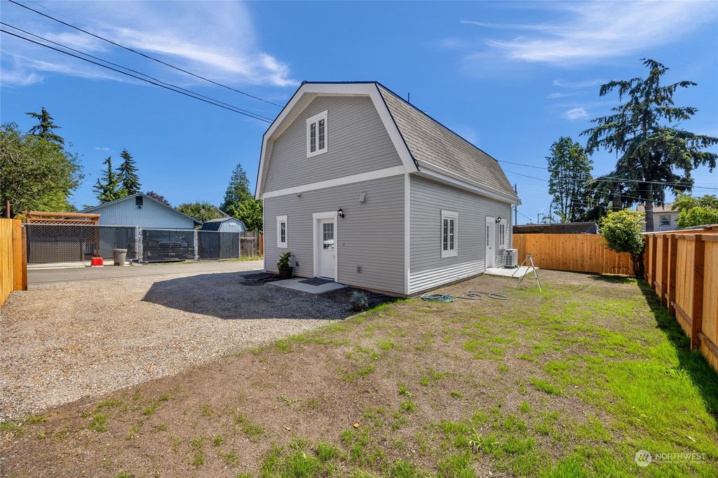 Photo of 2405 State Street #B, Everett, WA 98201 (MLS # 2281371)