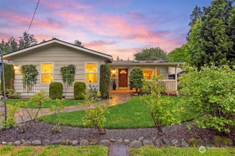 Photo of 8608 307th Avenue SE, Issaquah, WA 98027 (MLS # 2550250)
