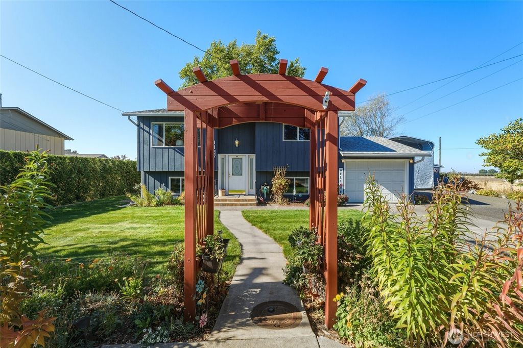 Photo of 1127 Lamb Street, Milton-Freewater, OR 97862 (MLS # 2457594)