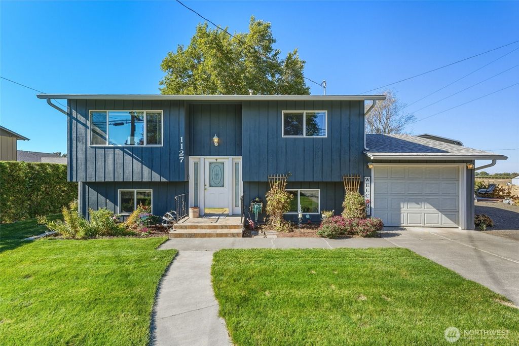 Photo of 1127 Lamb Street, Milton-Freewater, OR 97862 (MLS # 2457594)