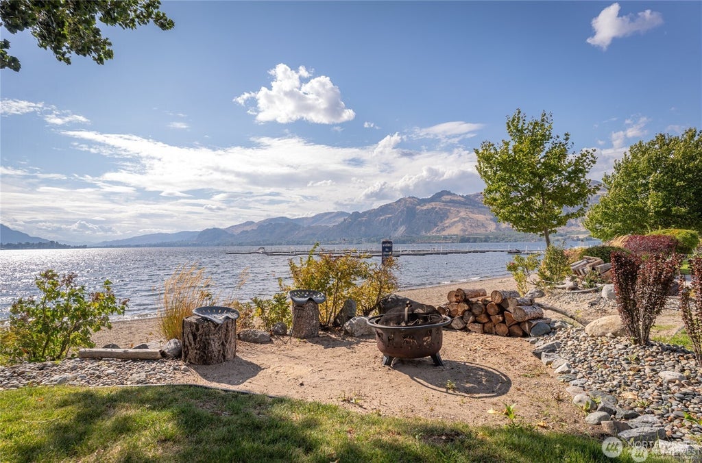 Photo of 117 Barefoot Lane, Oroville, WA 98844 (MLS # 2573197)