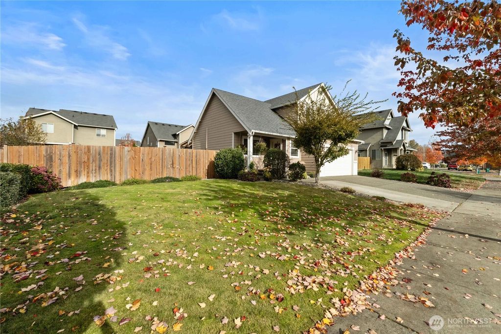 Photo of 252 6th Avenue SW, Pacific, WA 98047 (MLS # 2448907)