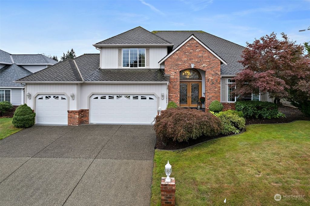 Photo of 13945 SE 159th Place, Renton, WA 98058 (MLS # 2164027)