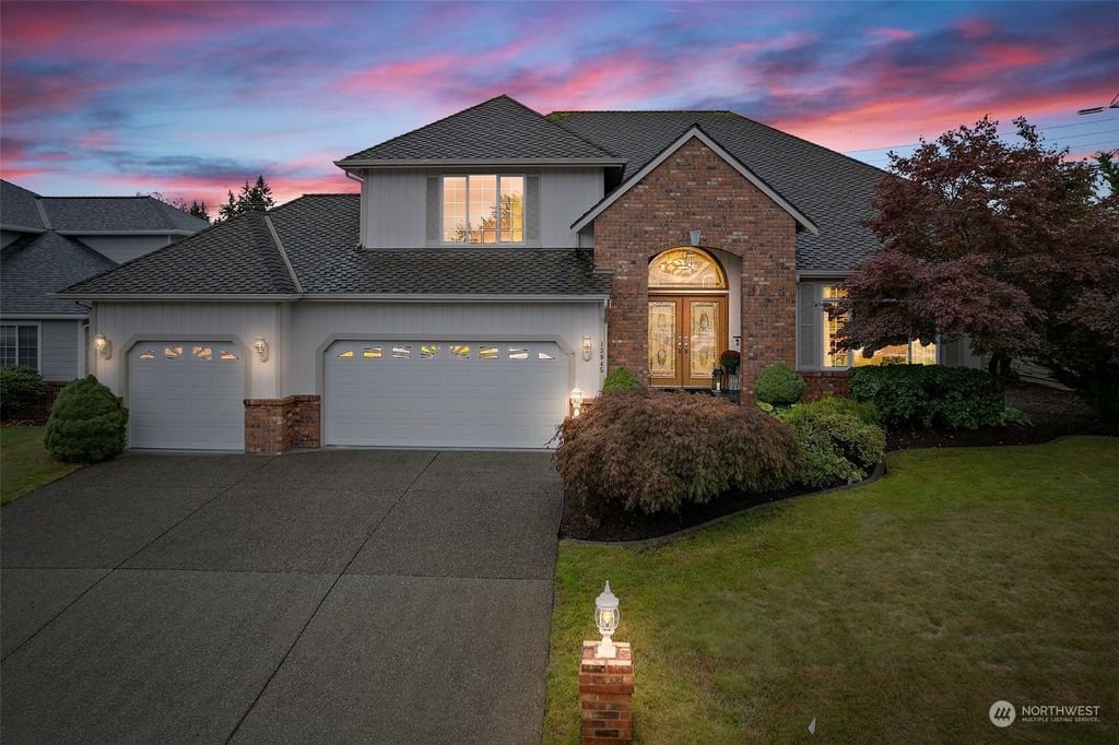 Photo of 13945 SE 159th Place, Renton, WA 98058 (MLS # 2164027)