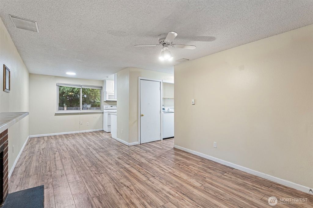 Photo of 11851 SE 319th Place, Auburn, WA 98092 (MLS # 2432980)
