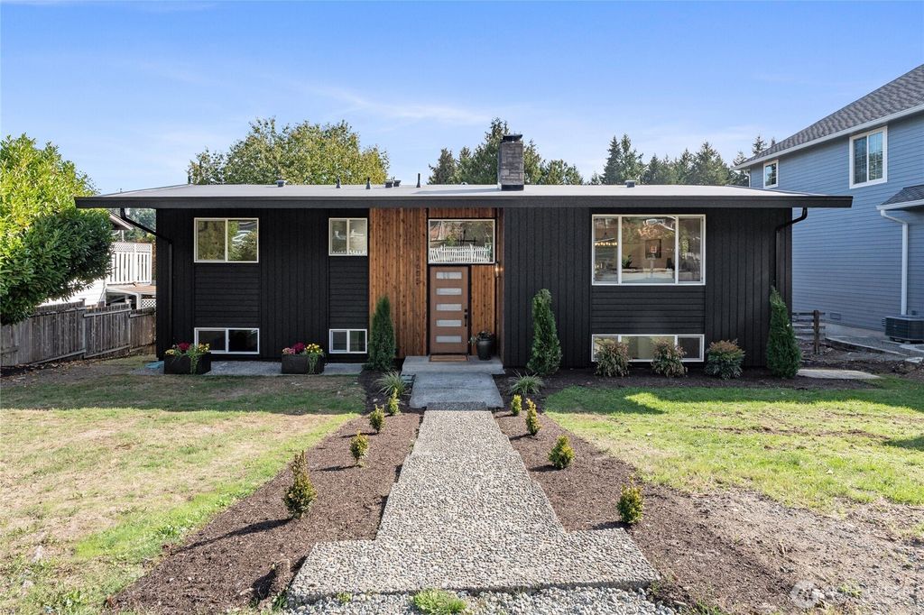 Photo of 1605 S Highland Avenue, Tacoma, WA 98465 (MLS # 2443624)