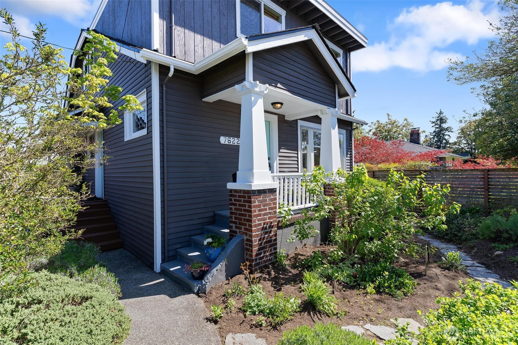 7622 15th Avenue NE