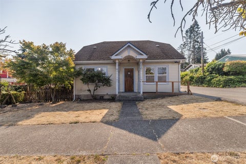 Photo of 711 S Race Street, Port Angeles, WA 98362 (MLS # 2572051)