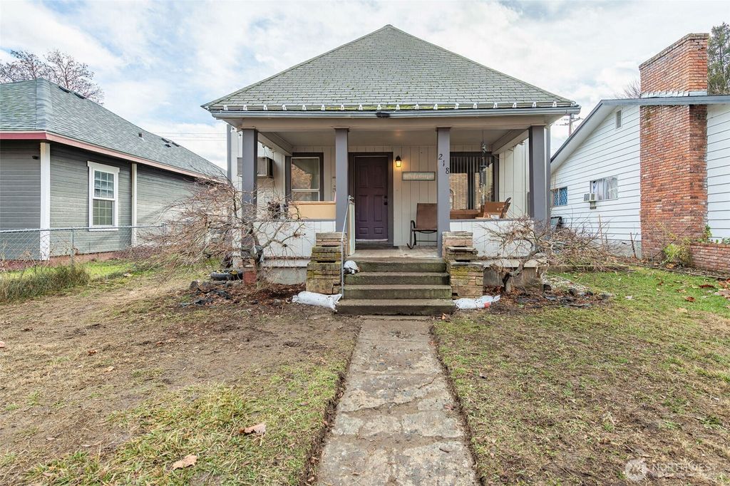 Photo of 218 Elberta Avenue, Cashmere, WA 98815 (MLS # 2469947)