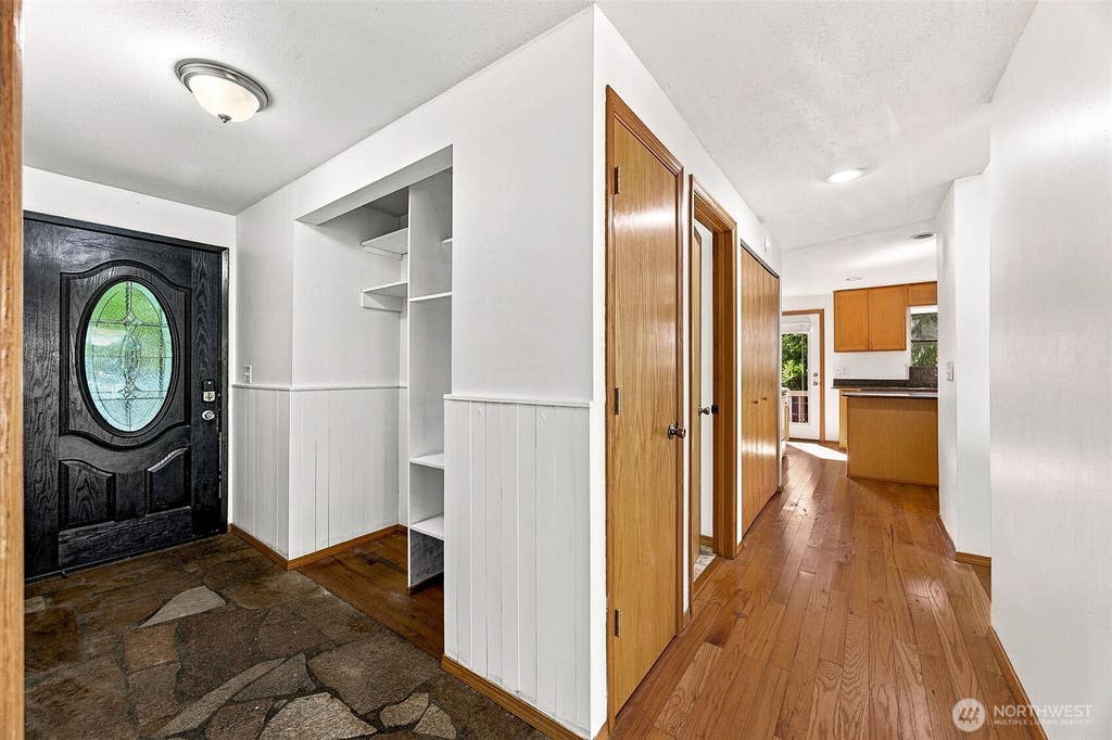 Photo of 21204 SE 265th Street, Maple Valley, WA 98038 (MLS # 2559834)