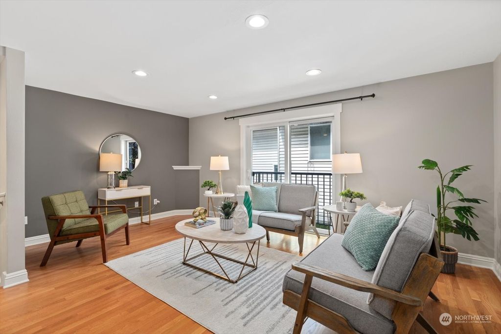 Photo of 337 N 105th Street #B, Seattle, WA 98133 (MLS # 2252849)