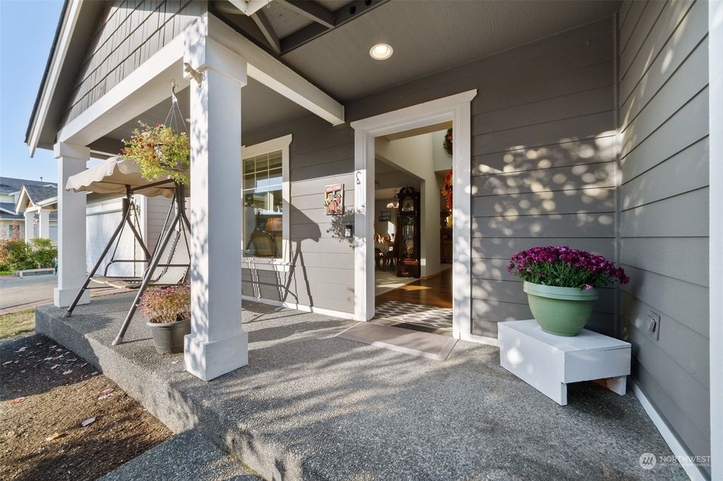 Photo of 3236 S 376th Place, Auburn, WA 98001 (MLS # 2017719)