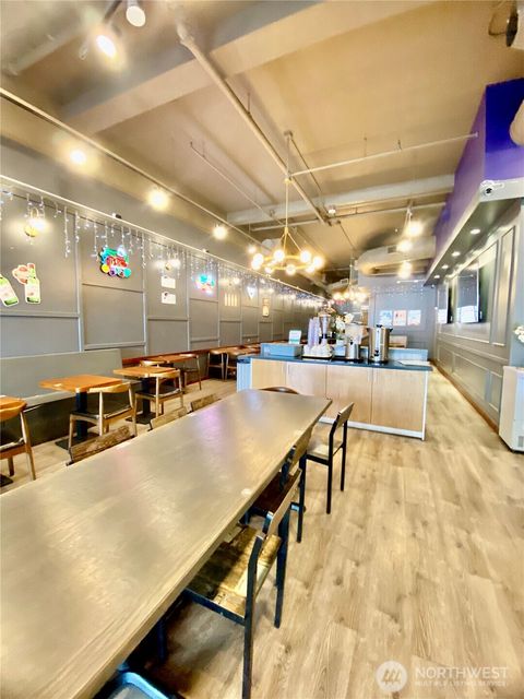 4520 University Way NE Seattle WA 98105