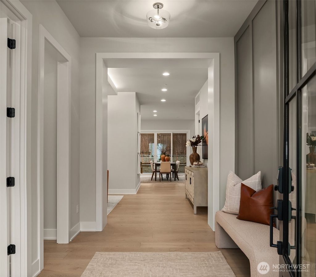 Photo of 12416 94th Avenue NE, Kirkland, WA 98034 (MLS # 2474714)