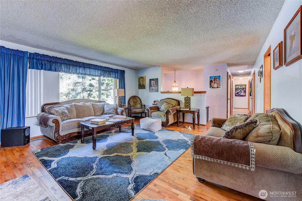 Photo of 302 N 188th Street, Shoreline, WA 98133 (MLS # 2501926)