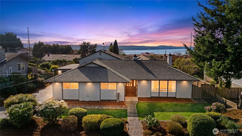 Photo of 1656 S Geiger Street, Tacoma, WA 98465 (MLS # 2497213)