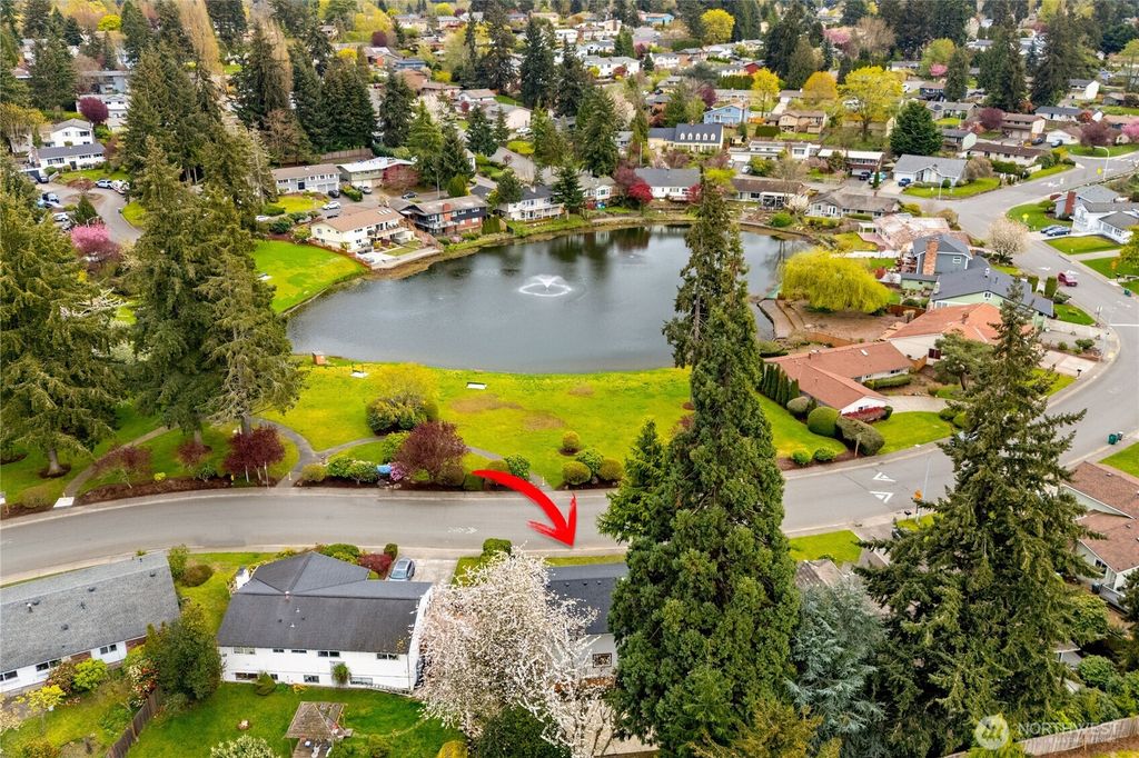 Photo of 32211 26th Avenue SW, Federal Way, WA 98023 (MLS # 2509103)