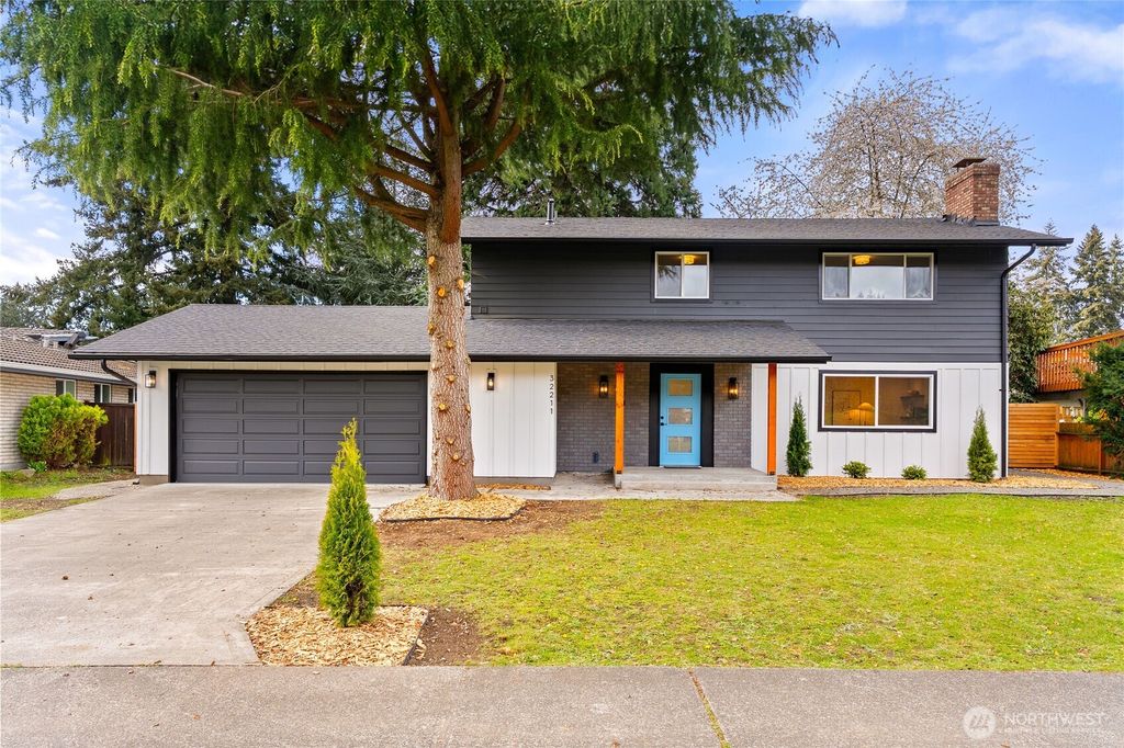 Photo of 32211 26th Avenue SW, Federal Way, WA 98023 (MLS # 2509103)