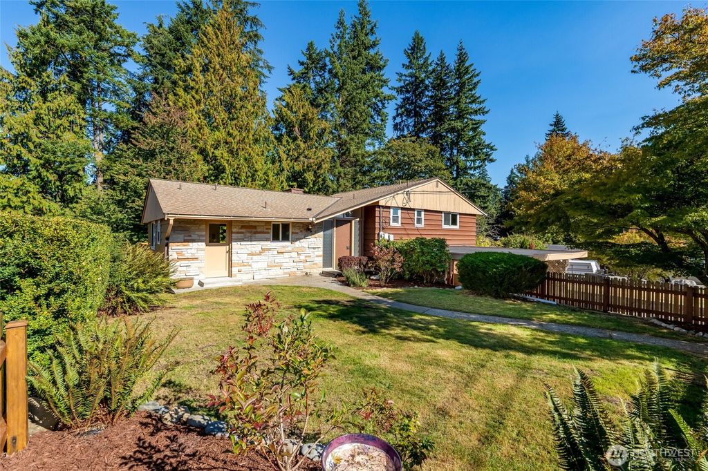Photo of 511 72nd Street SE, Everett, WA 98203 (MLS # 2440990)