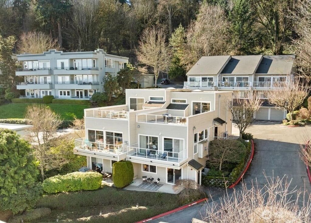 Photo of 2325 Harbor Avenue SW #B1, Seattle, WA 98126 (MLS # 2487585)