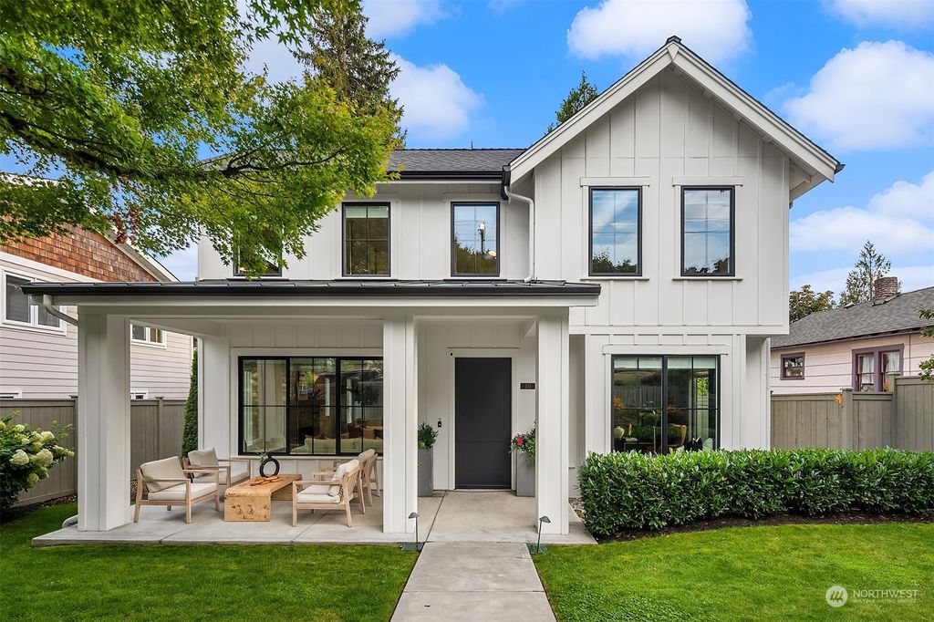 Photo of 331 10th Avenue, Kirkland, WA 98033 (MLS # 2292394)