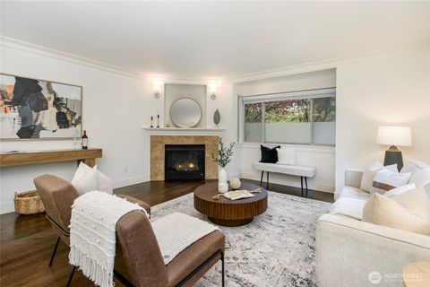 2817 14th Avenue W A Seattle WA 98119