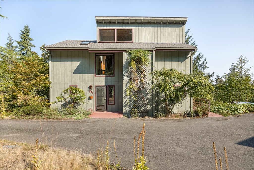 Photo of 251 E Simmons RD, Port Angeles, WA 98362 (MLS # 2597127)