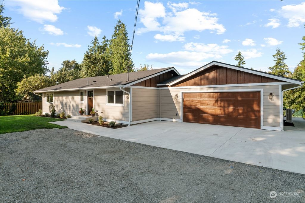 Photo of 4721 Bayview Lane, Everett, WA 98203 (MLS # 2274282)