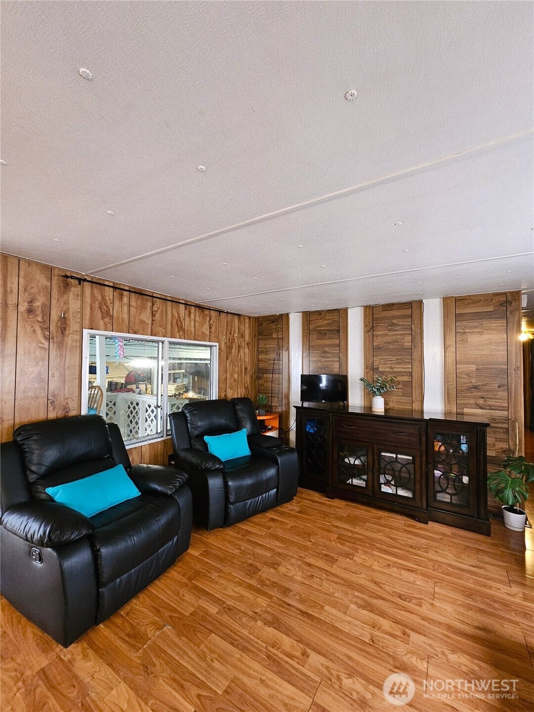 159 136th Street S 15