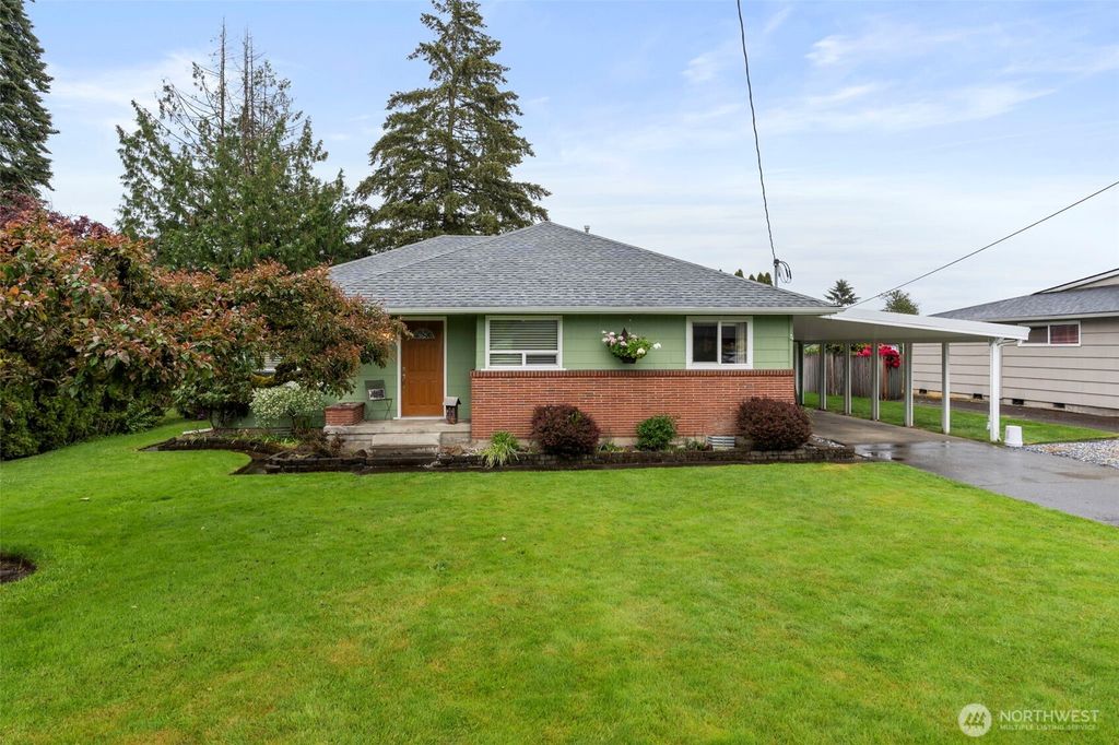 Photo of 762 SW 18th Street, Chehalis, WA 98532 (MLS # 2524186)