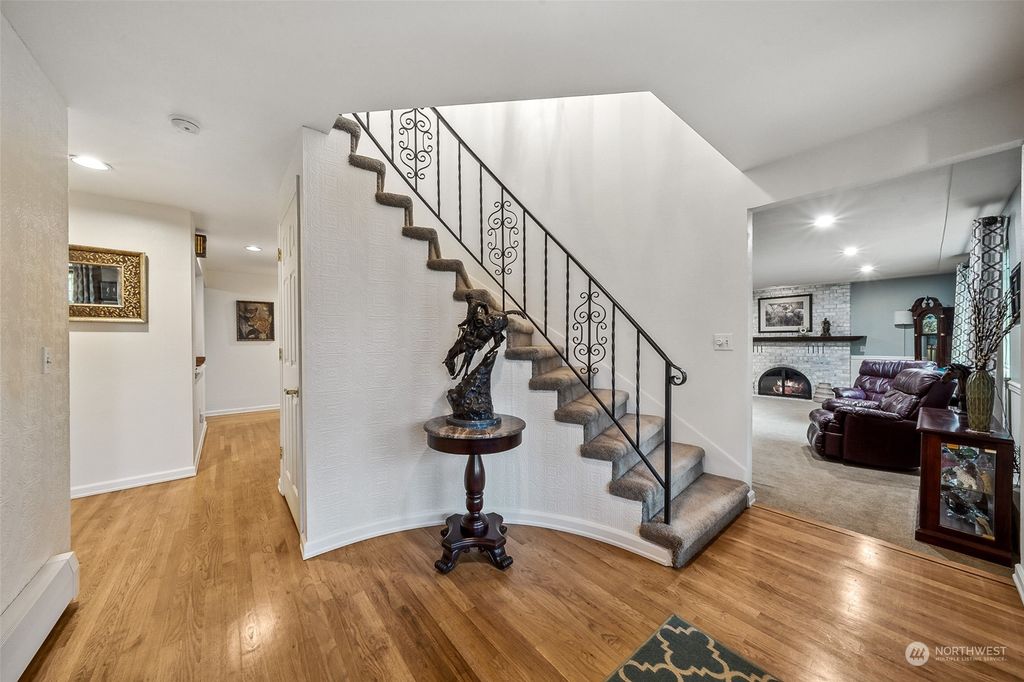 Photo of 37122 200th Avenue SE, Auburn, WA 98092 (MLS # 2197753)