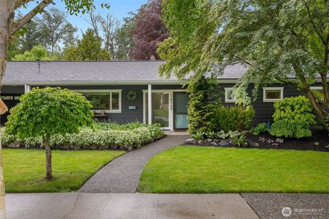 16727 45th Avenue NE Lake Forest Park WA 98155