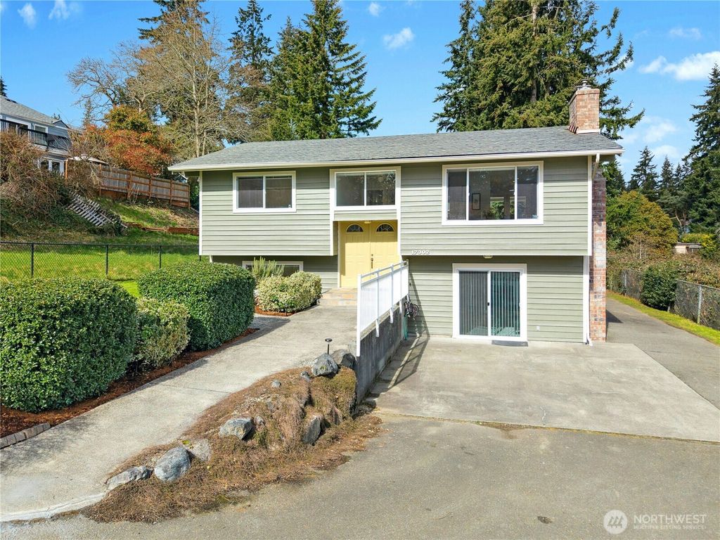 Photo of 17302 Ashworth Avenue N, Shoreline, WA 98133 (MLS # 2343600)