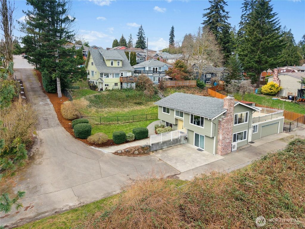 Photo of 17302 Ashworth Avenue N, Shoreline, WA 98133 (MLS # 2343600)