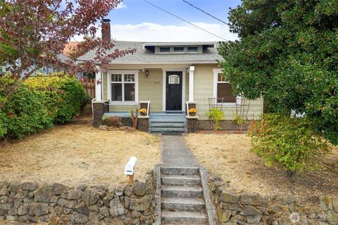 Photo of 1400 4th Street, Bremerton, WA 98337 (MLS # 2432324)