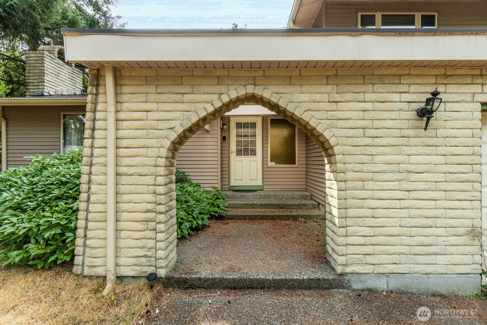 8902 45th Street W