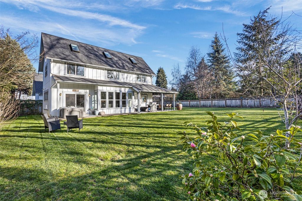 Photo of 4819 18th Avenue SW, Seattle, WA 98106 (MLS # 2342276)