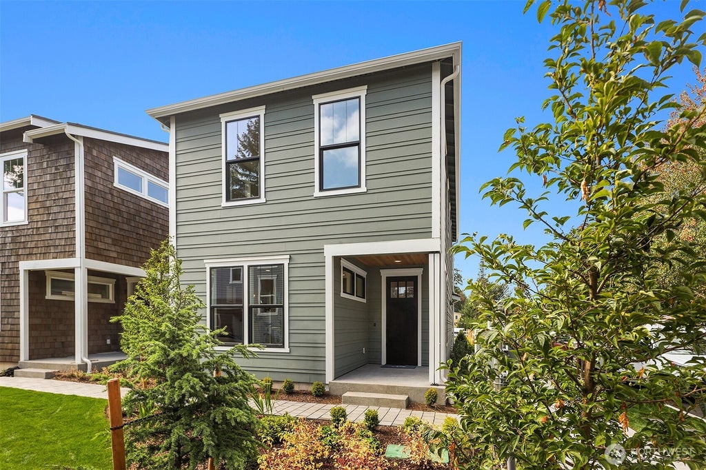 Photo of 12507 NE 94th Street, Kirkland, WA 98033 (MLS # 2583607)