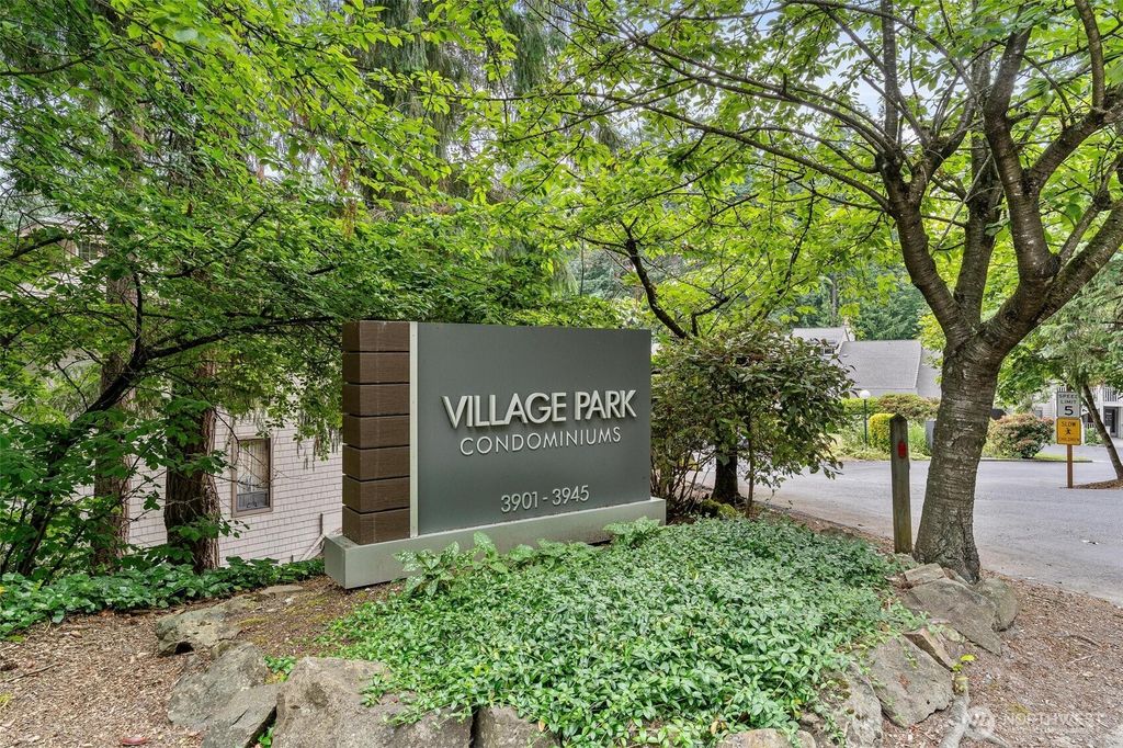 Photo of 3901 108th Avenue NE #B301, Bellevue, WA 98004 (MLS # 2398664)